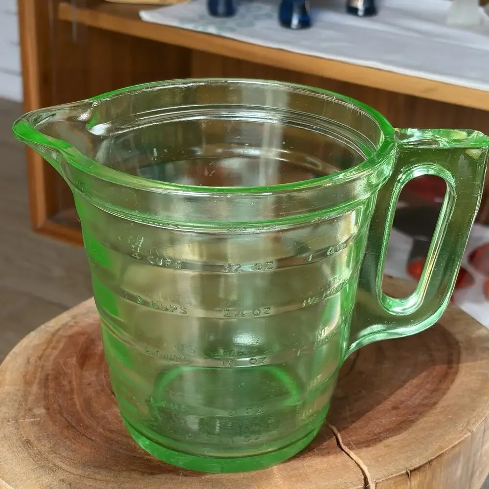 Rare T&S Torrington Handimaid Green Depression Uranium Glass 5 Cup Measuring Cup